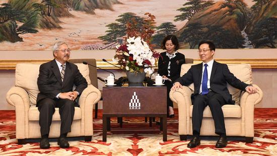 中共中心政治局委员、上海市委书记韩正明天上午（10月9日）会面了美国旧金山市市长李孟贤一行。