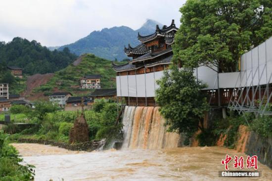 6月5日清晨3时至6时，贵州省雷山县遭遇暴雨打击。 中新社发 杨承鸿 摄