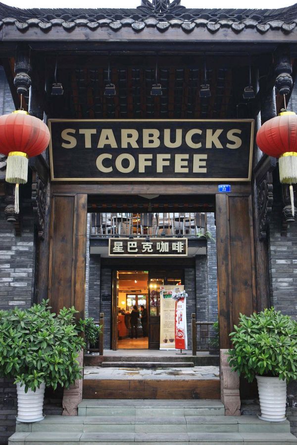  成都宽小路内的星巴克咖啡中式门面 新华社记者 李明放 摄